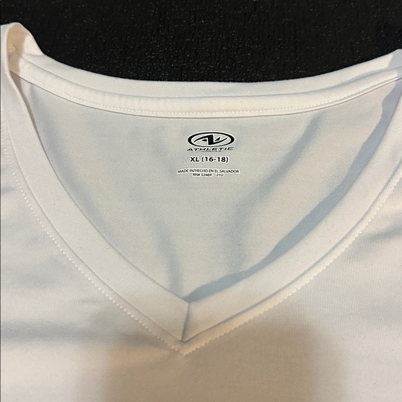White V-Neck Women's Top athletic works size XL - Picture 2 of 5